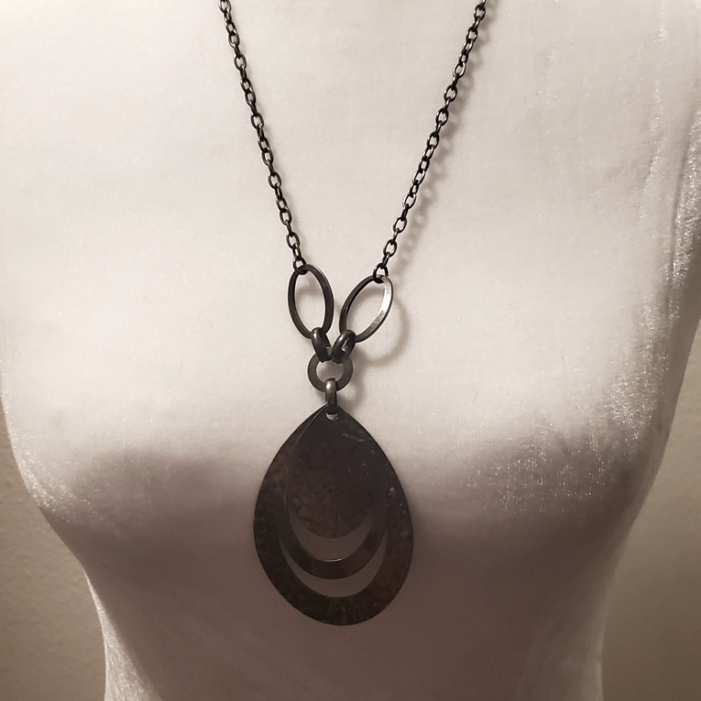 3 Layer Teardrop Silver Tone Necklace 24"